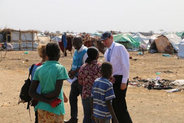 南スーダンのベンティウとボルを訪問するシモノビッチ人権担当事務次長補©写真：UNMISS/Patrick Morrison